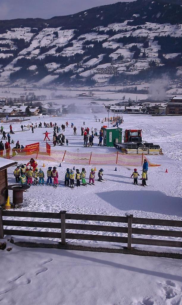 Ferienwohnungen Egger - Direkt An Der Spieljochbahn Fügen Esterno foto